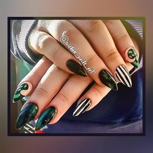 Beetlejuice Press Ons